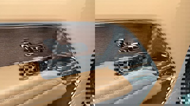 New 2026 Land Rover Range Rover Long Wheelbase SE image 22