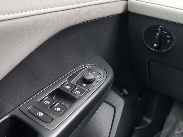 Used 2023 Volkswagen Taos SE FWD image 33