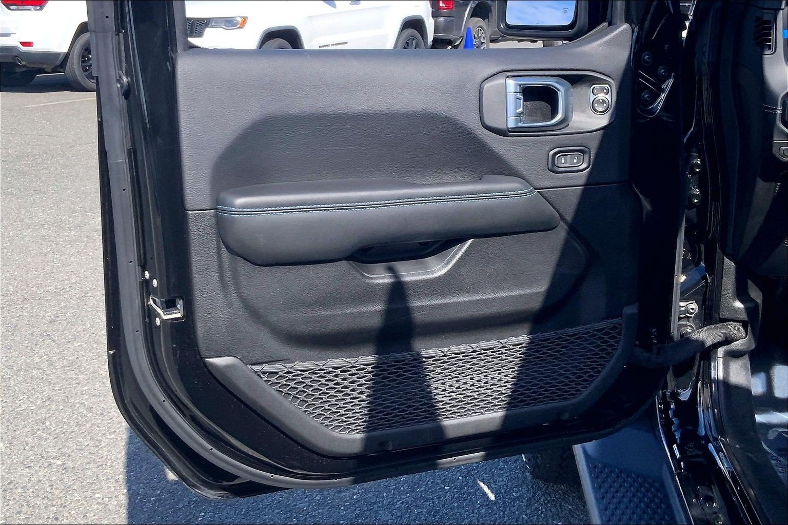 Used 2024 Jeep Wrangler High Altitude AWD/4WD image 21