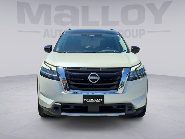 Used 2024 Nissan Pathfinder Platinum AWD/4WD image 8