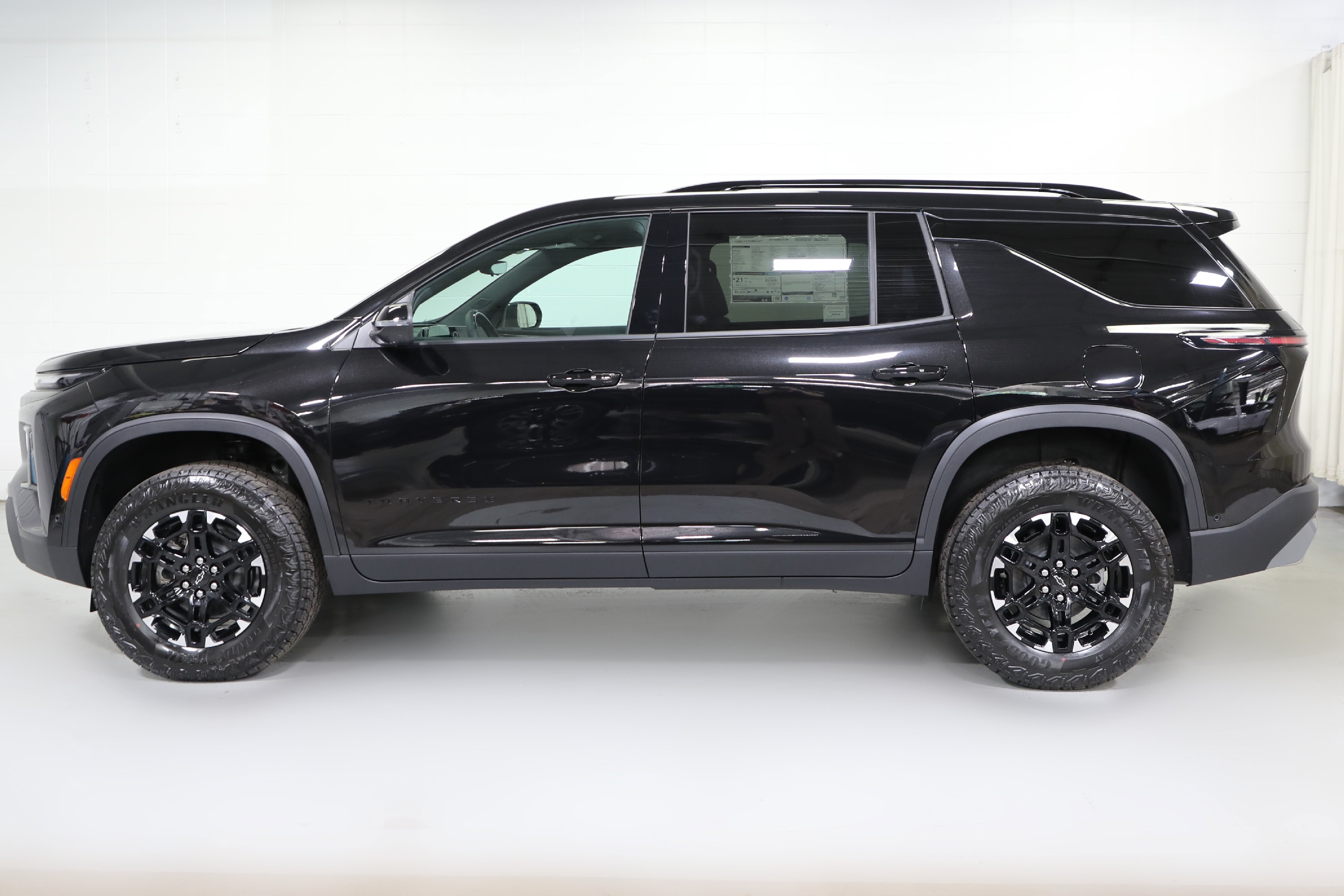 New 2027 Chevrolet Traverse Z71 w/ Enhanced Driving Package AWD/4WD image 14