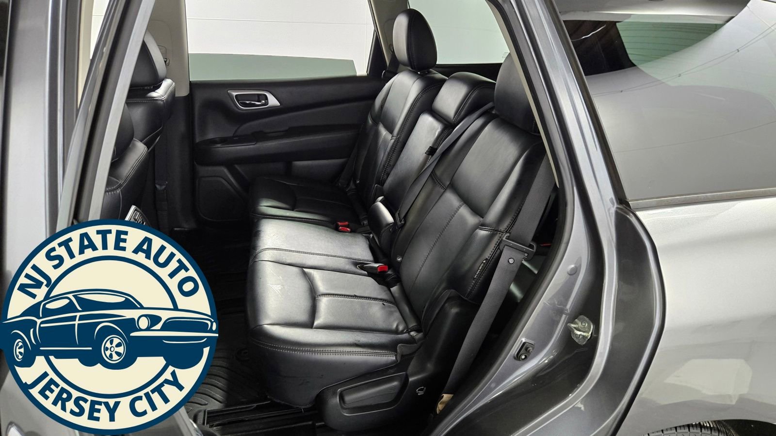 Used 2018 Nissan Pathfinder SL w/ SL Premium Package image 31