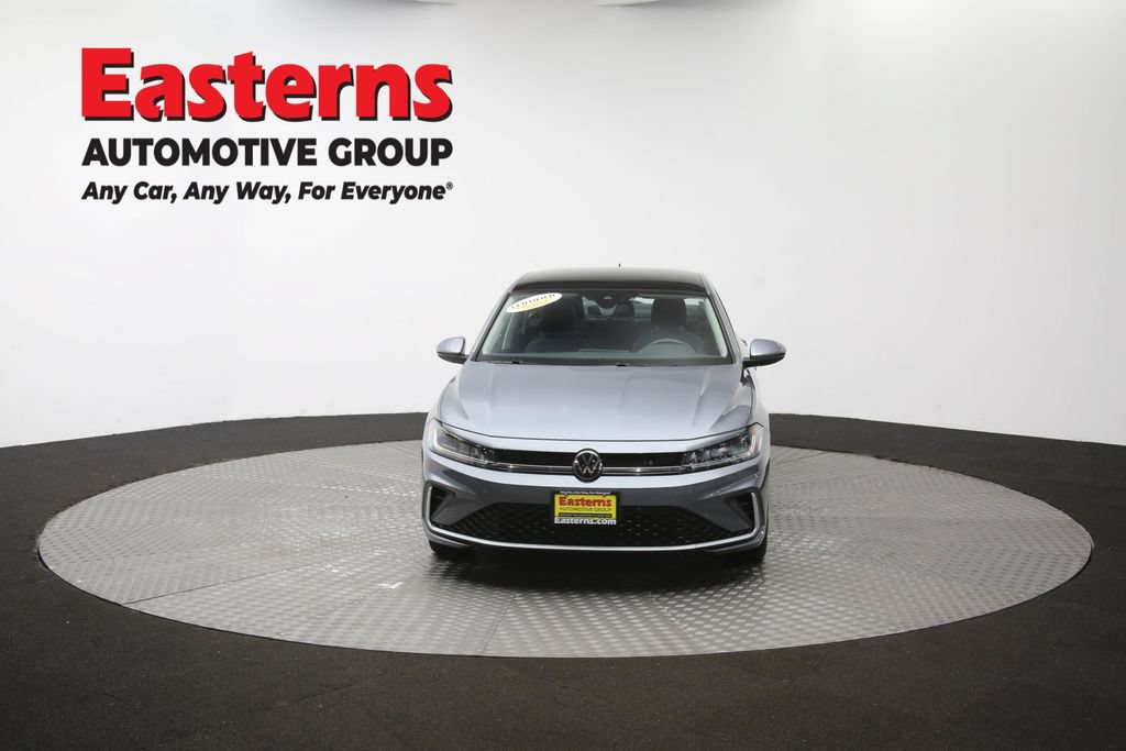 Used 2025 Volkswagen Jetta SE FWD image 55