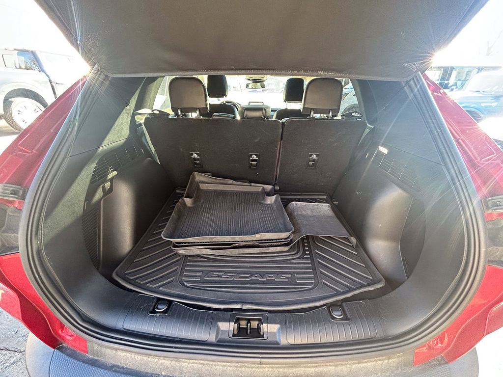 Used 2020 Ford Escape Titanium image 7