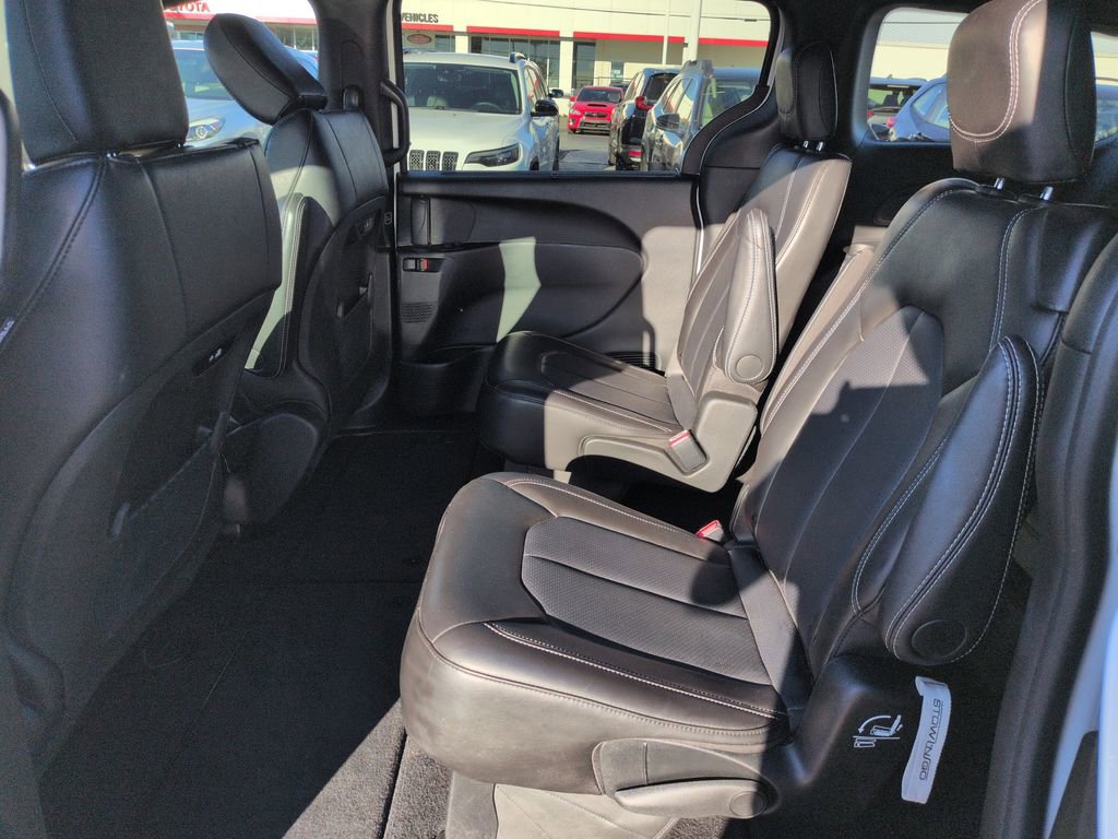 Used 2025 Chrysler Pacifica Select FWD image 25