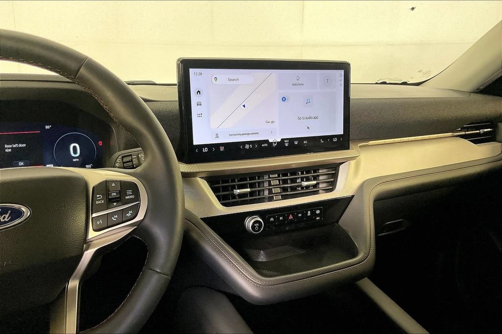 Used 2025 Ford Explorer Active w/ Active Comfort Package RWD image 8
