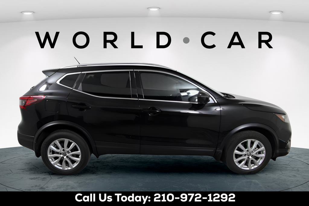 Used 2022 Nissan Rogue Sport SV w/ Technology Package image 9