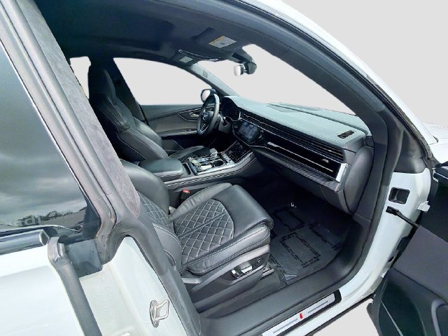 Used 2024 Audi SQ8 Prestige AWD/4WD image 28