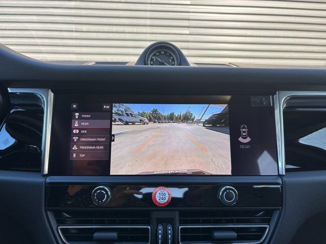Used 2025 Porsche Macan AWD/4WD image 20