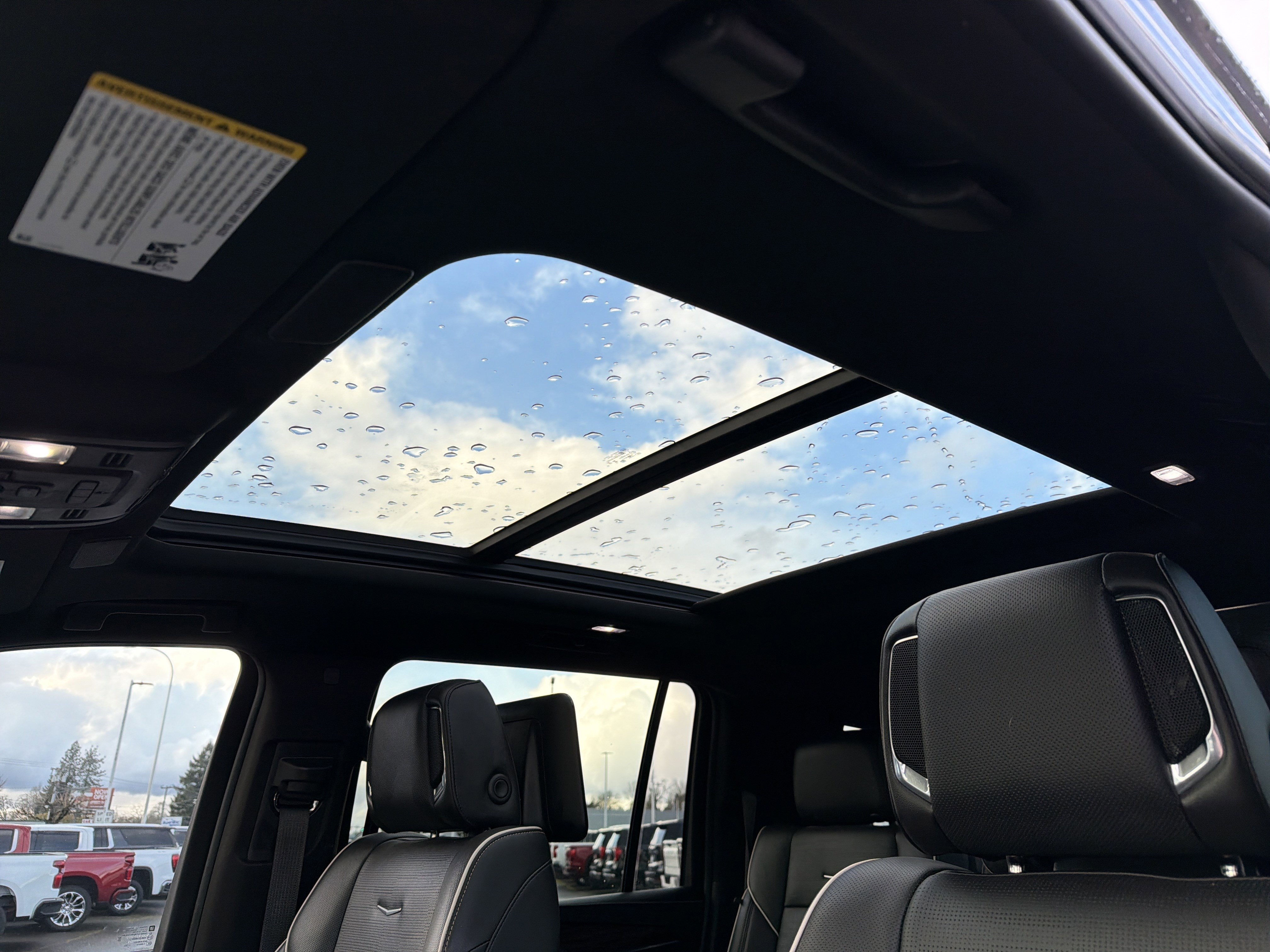 Used 2023 Cadillac Escalade ESV Premium Luxury w/ Performance Package image 17