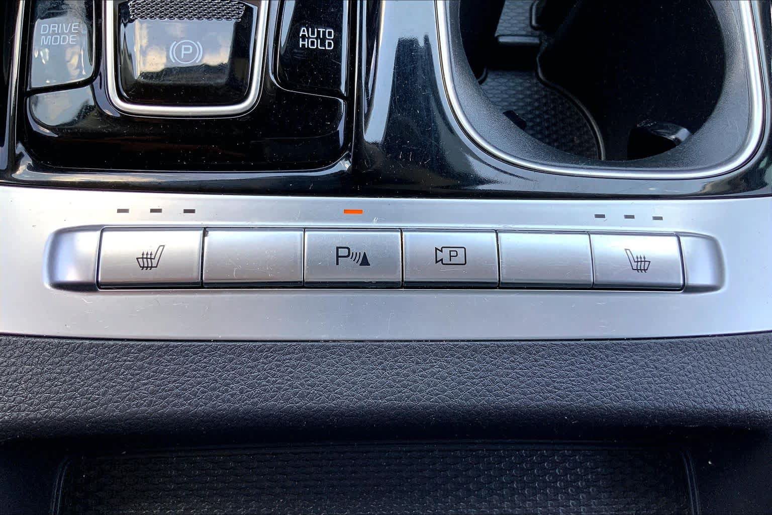Used 2022 Kia Carnival EX FWD image 29