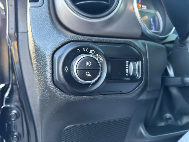 Certified 2023 Jeep Gladiator Sport AWD/4WD image 13