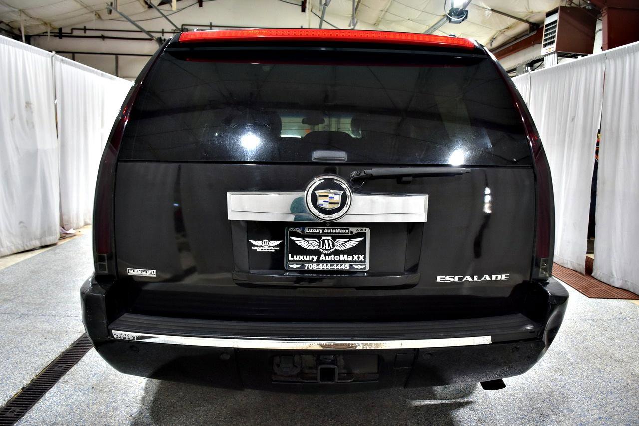 Used 2011 Cadillac Escalade ESV Luxury image 29