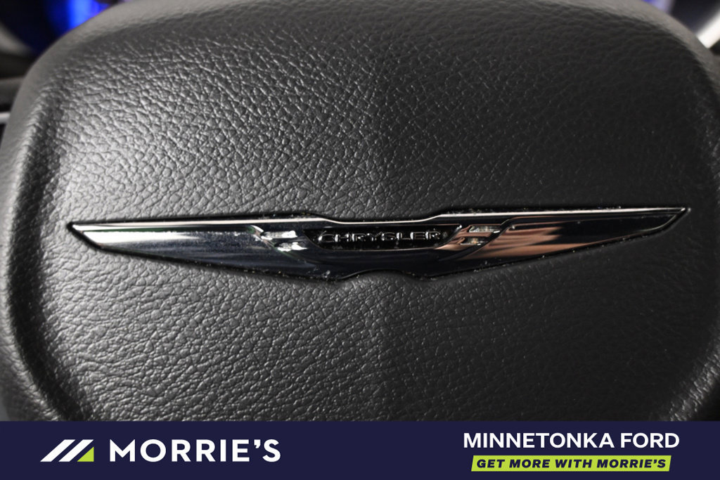Used 2026 Chrysler Pacifica Select FWD image 37