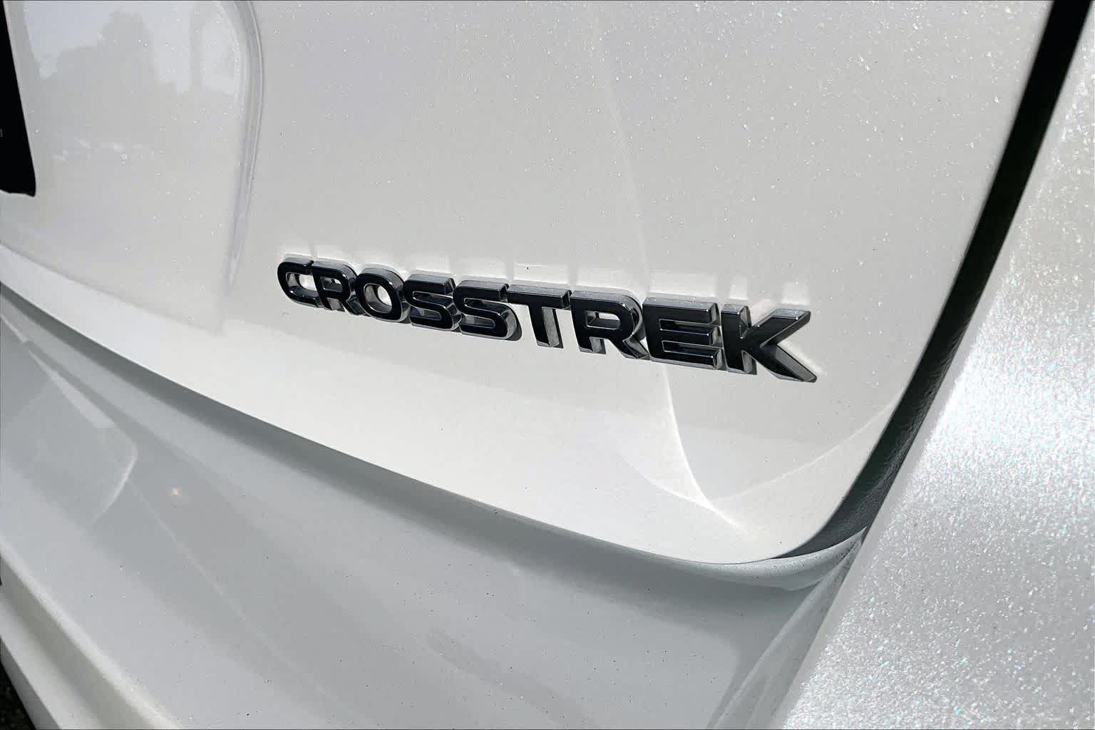 Used 2024 Subaru Crosstrek 2.5i Limited w/ Crosstrek Mirror Package AWD/4WD image 9