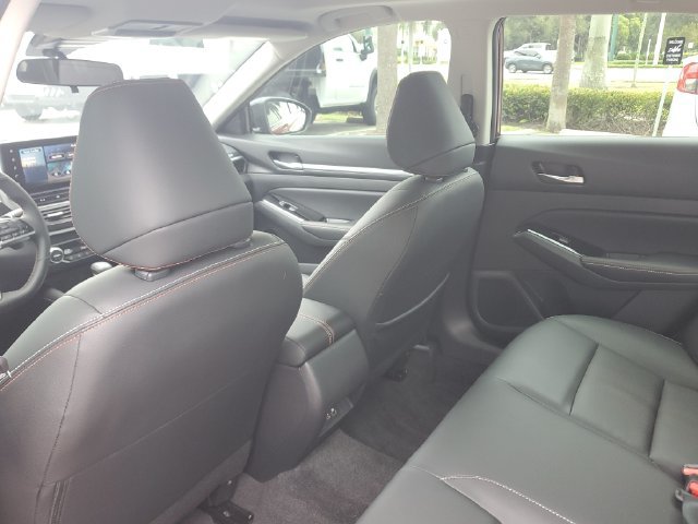 Used 2025 Nissan Altima 2.5 SR w/ SR Premium Package FWD image 15