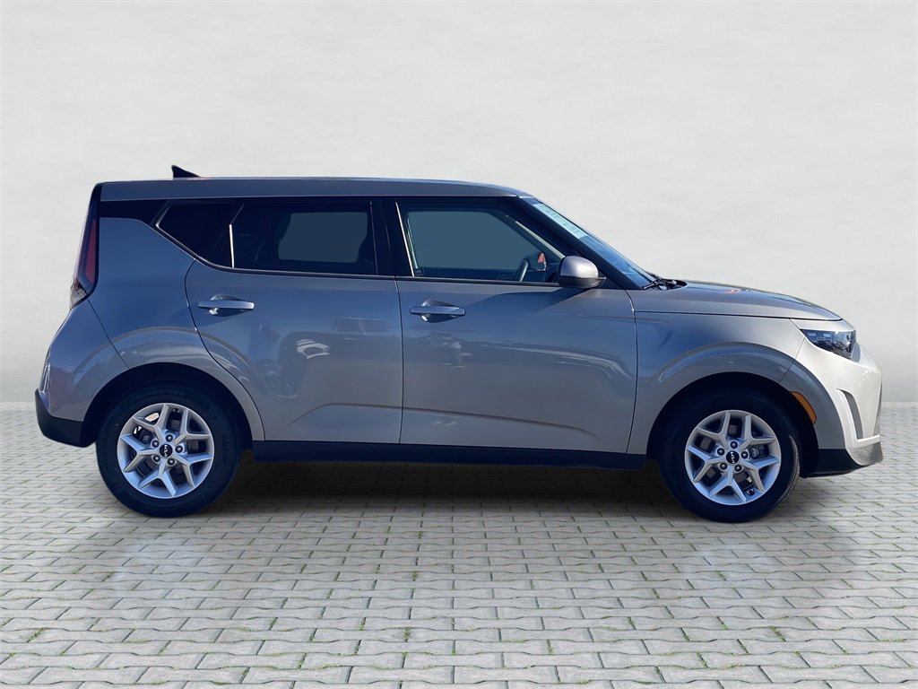 Used 2023 Kia Soul LX w/ Option Group 015 image 8