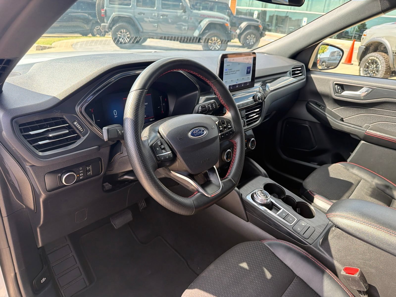 Used 2025 Ford Escape ST-Line FWD image 10