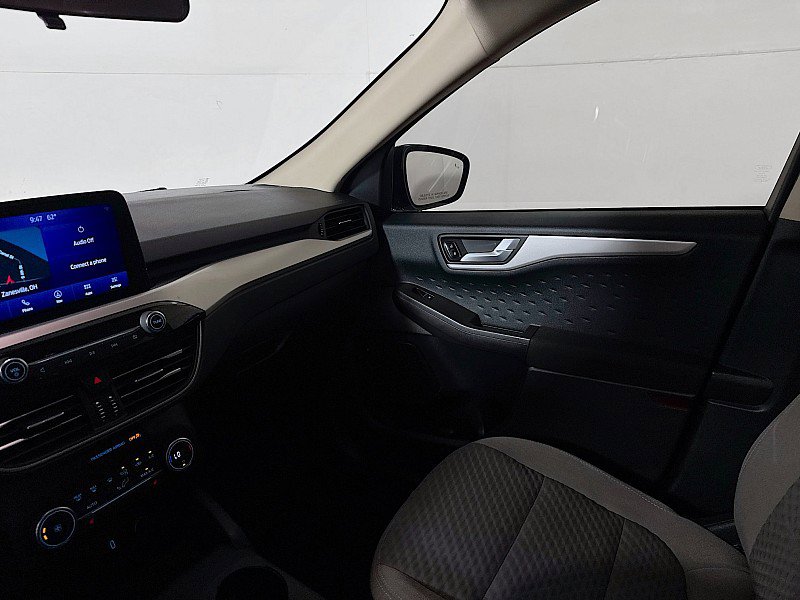 Used 2020 Ford Escape SE image 24