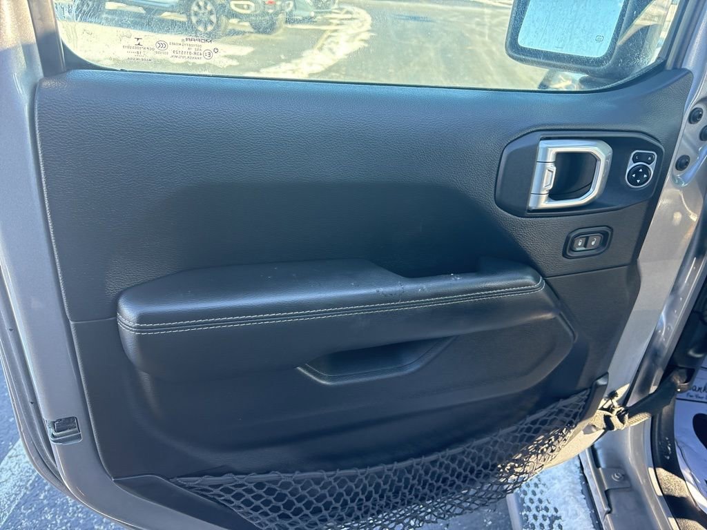 Used 2018 Jeep Wrangler Unlimited Sahara image 50