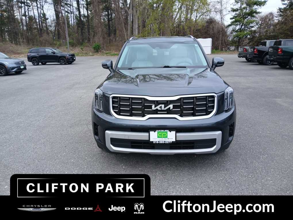Used 2024 Kia Telluride S AWD/4WD image 2