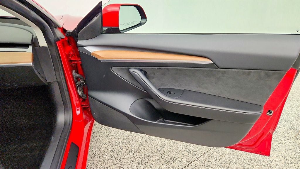 Used 2023 Tesla Model 3 Standard Range RWD image 30