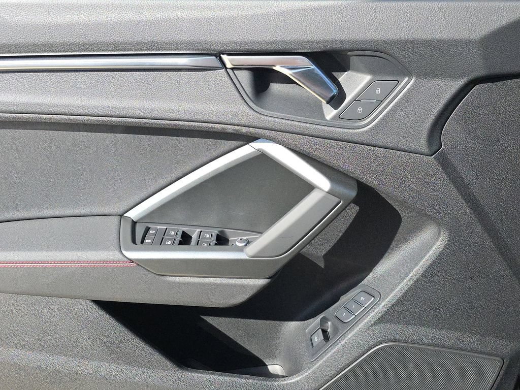 Certified 2025 Audi Q3 2.0T Premium Plus w/ Premium Plus Package AWD/4WD image 18