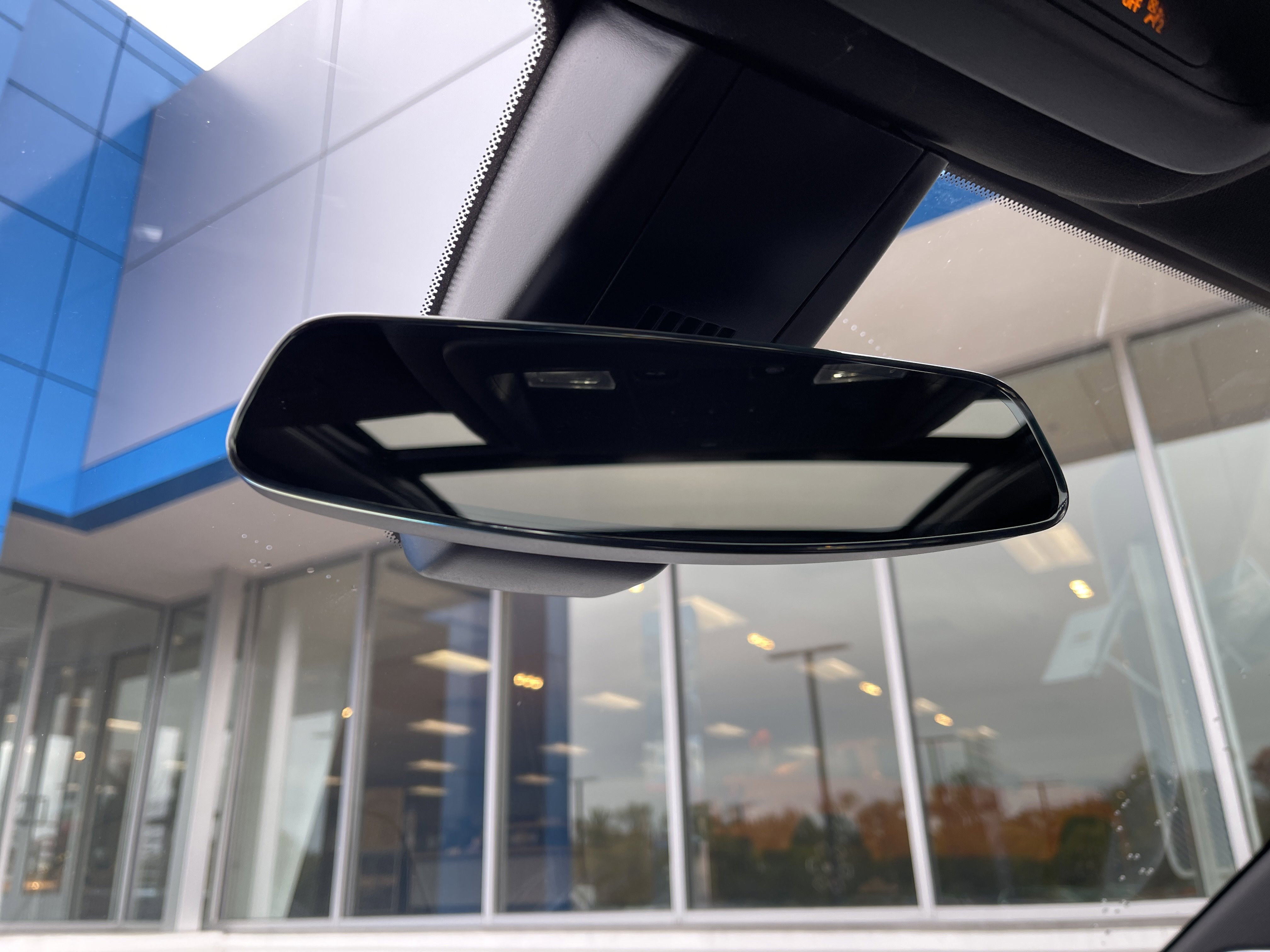 Used 2025 Cadillac XT6 Premium Luxury image 31