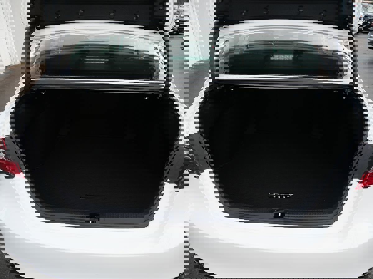 Used 2022 Toyota Camry LE image 29