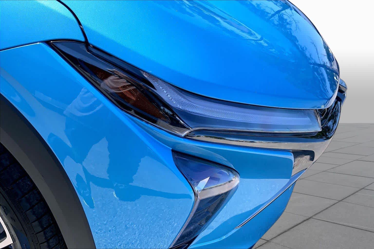 Used 2025 Chevrolet Trax RS FWD image 28