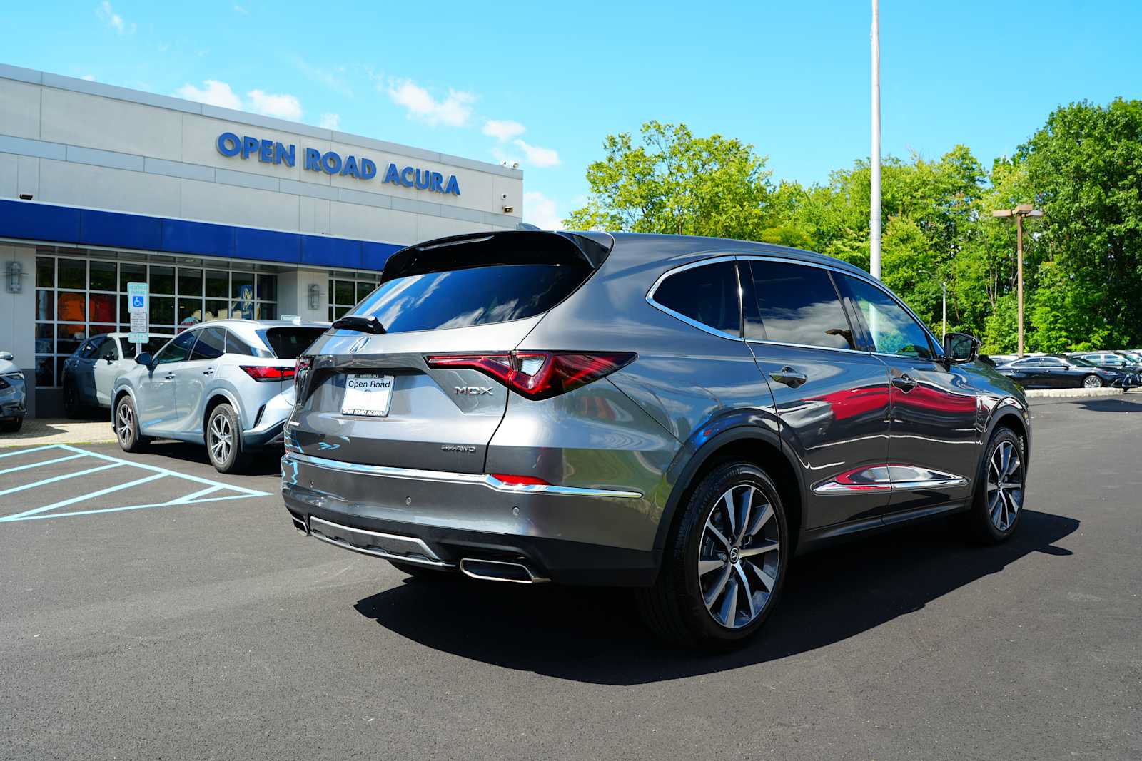 Certified 2026 Acura MDX w/ Technology Package AWD/4WD image 7