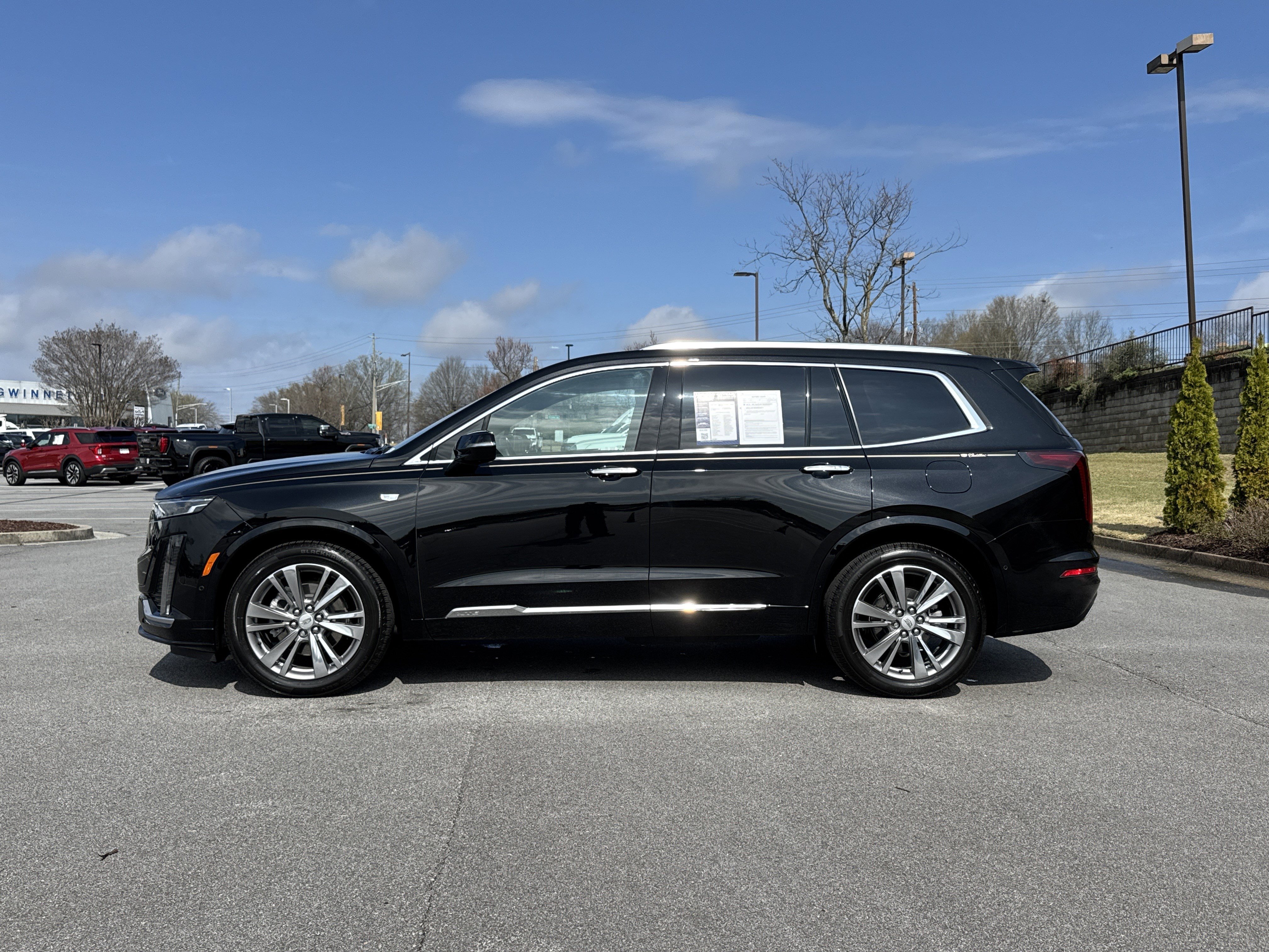 Used 2022 Cadillac XT6 Premium Luxury w/ Technology Package image 7