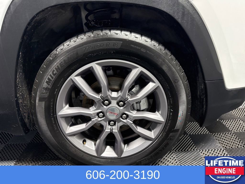 Used 2024 GMC Terrain SLT image 5