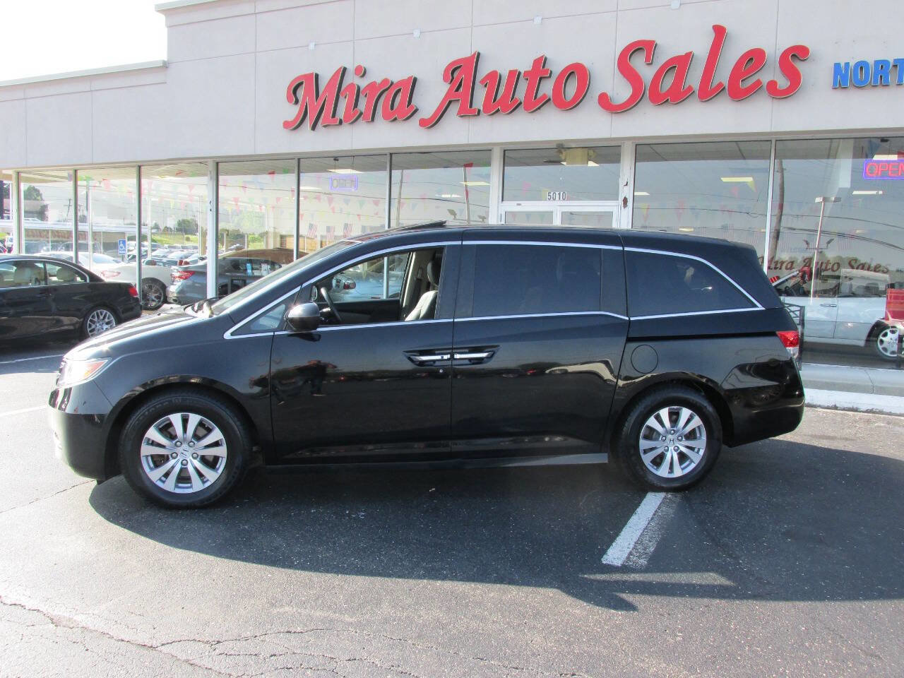 Used 2017 Honda Odyssey EX-L image 2