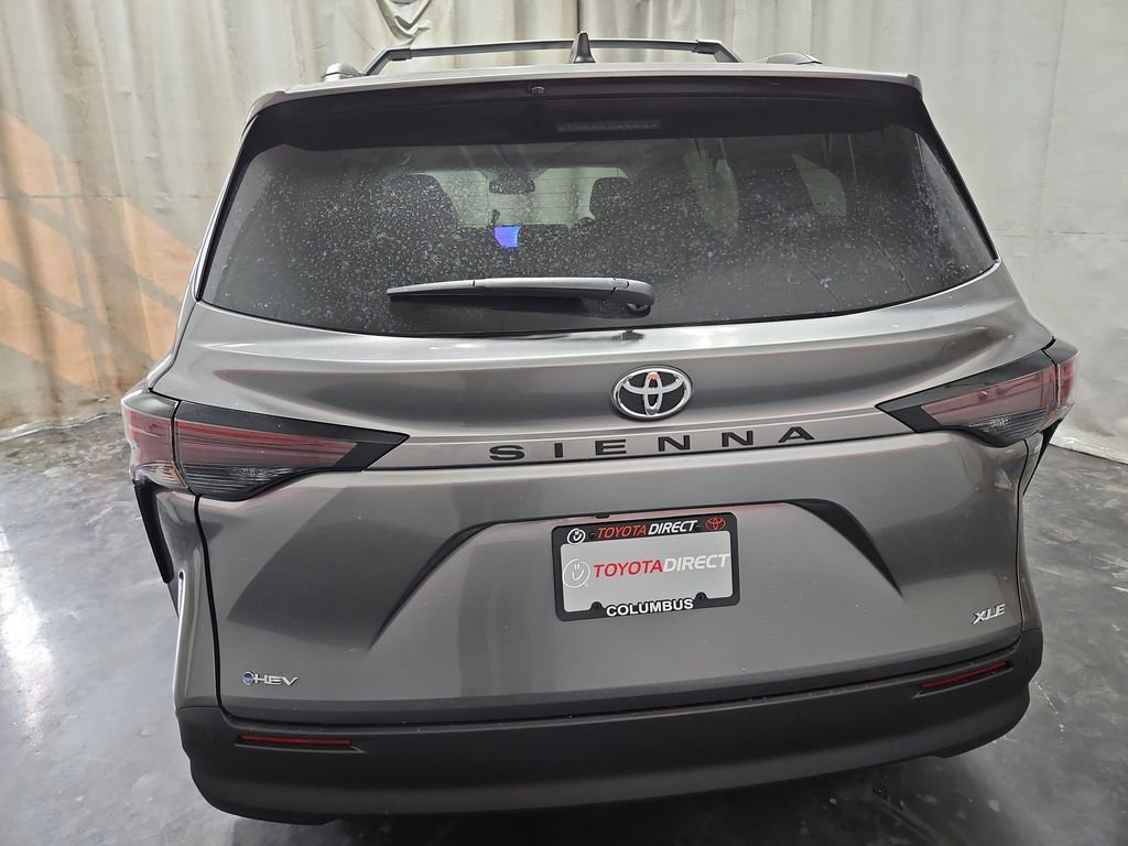 New 2026 Toyota Sienna XLE image 7