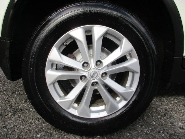 Used 2016 Nissan Rogue SV w/ SV Premium Package image 11