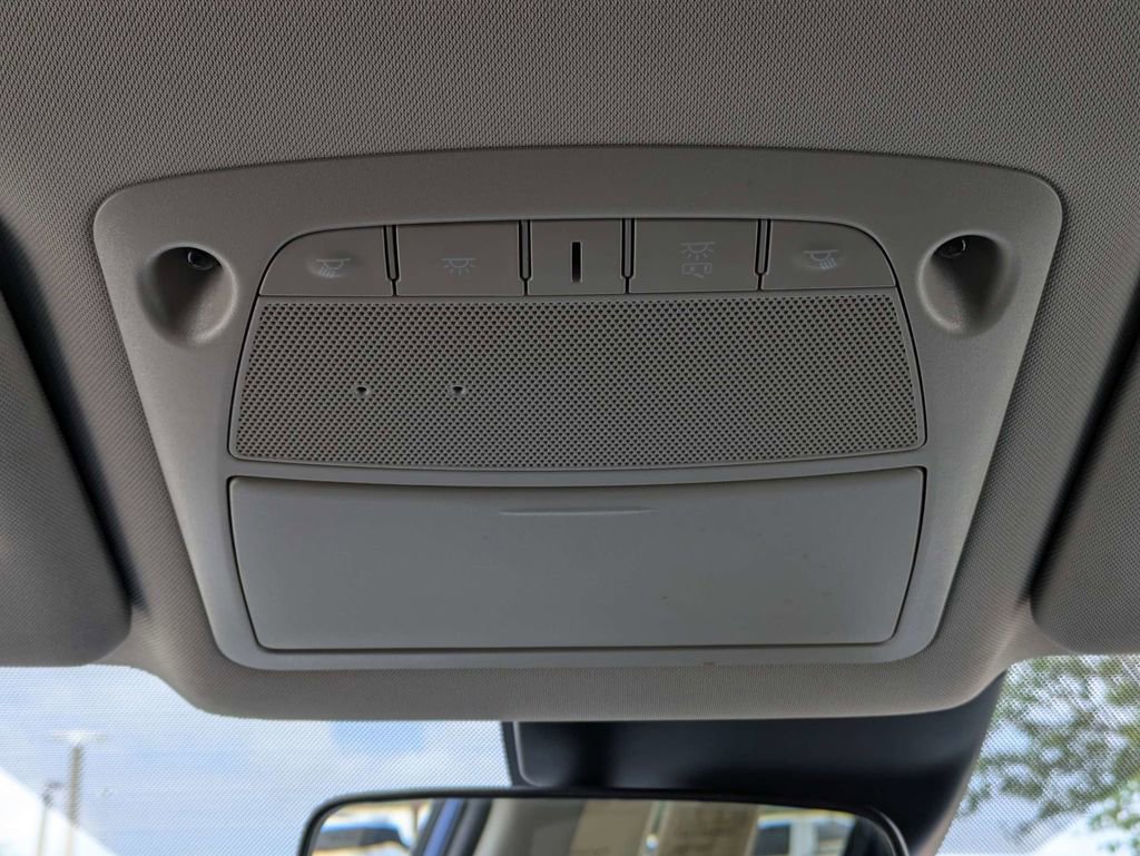 Used 2019 Nissan Rogue SV image 22