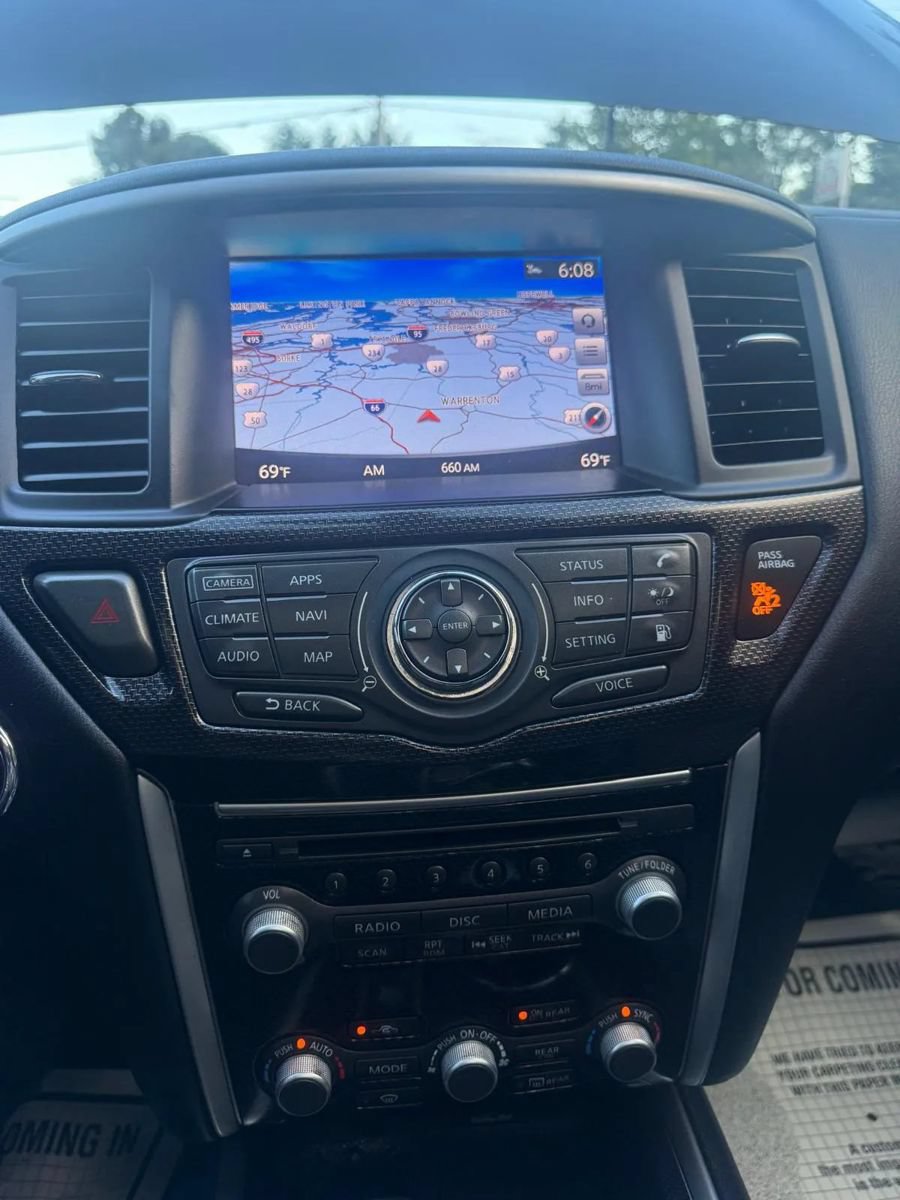 Used 2019 Nissan Pathfinder SL AWD/4WD image 18