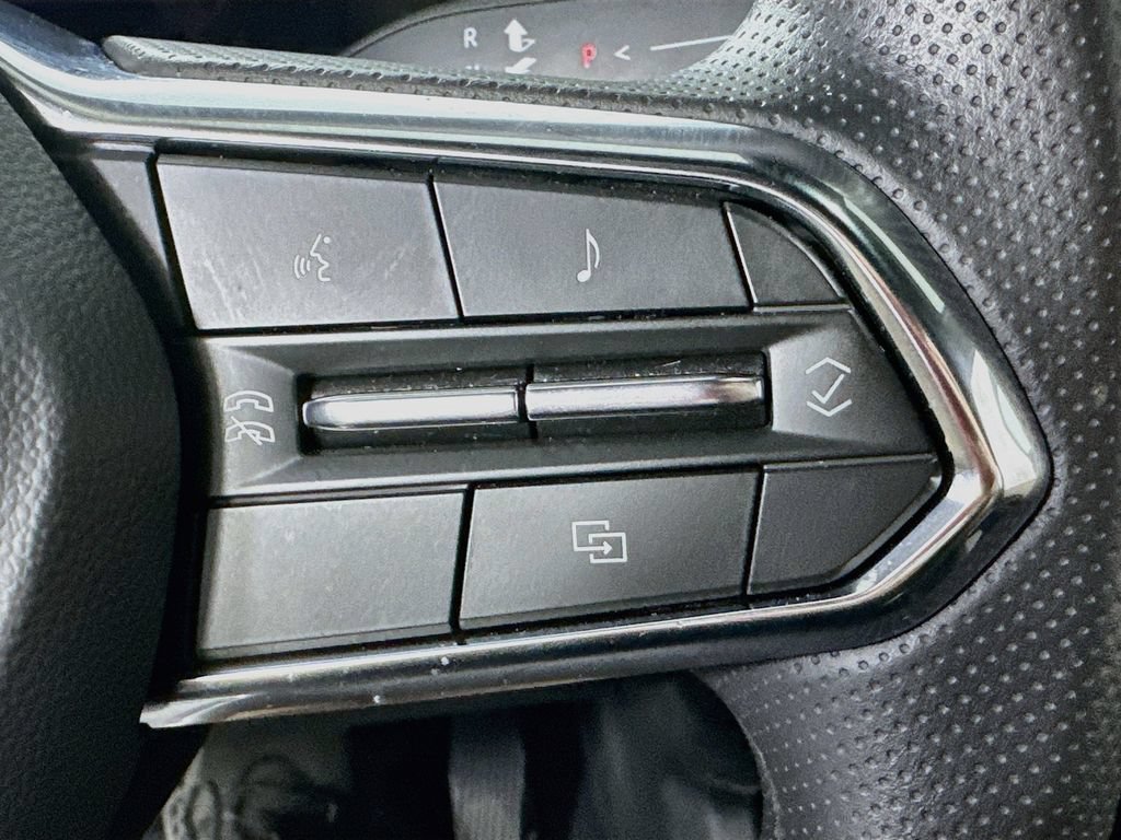 Used 2025 Chevrolet Equinox EV LT FWD image 23