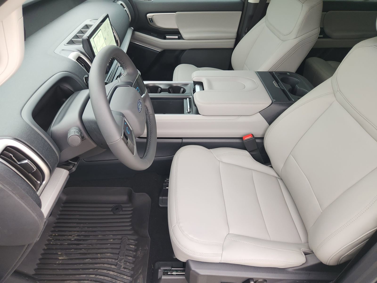 New 2026 Ford Expedition Active RWD image 13