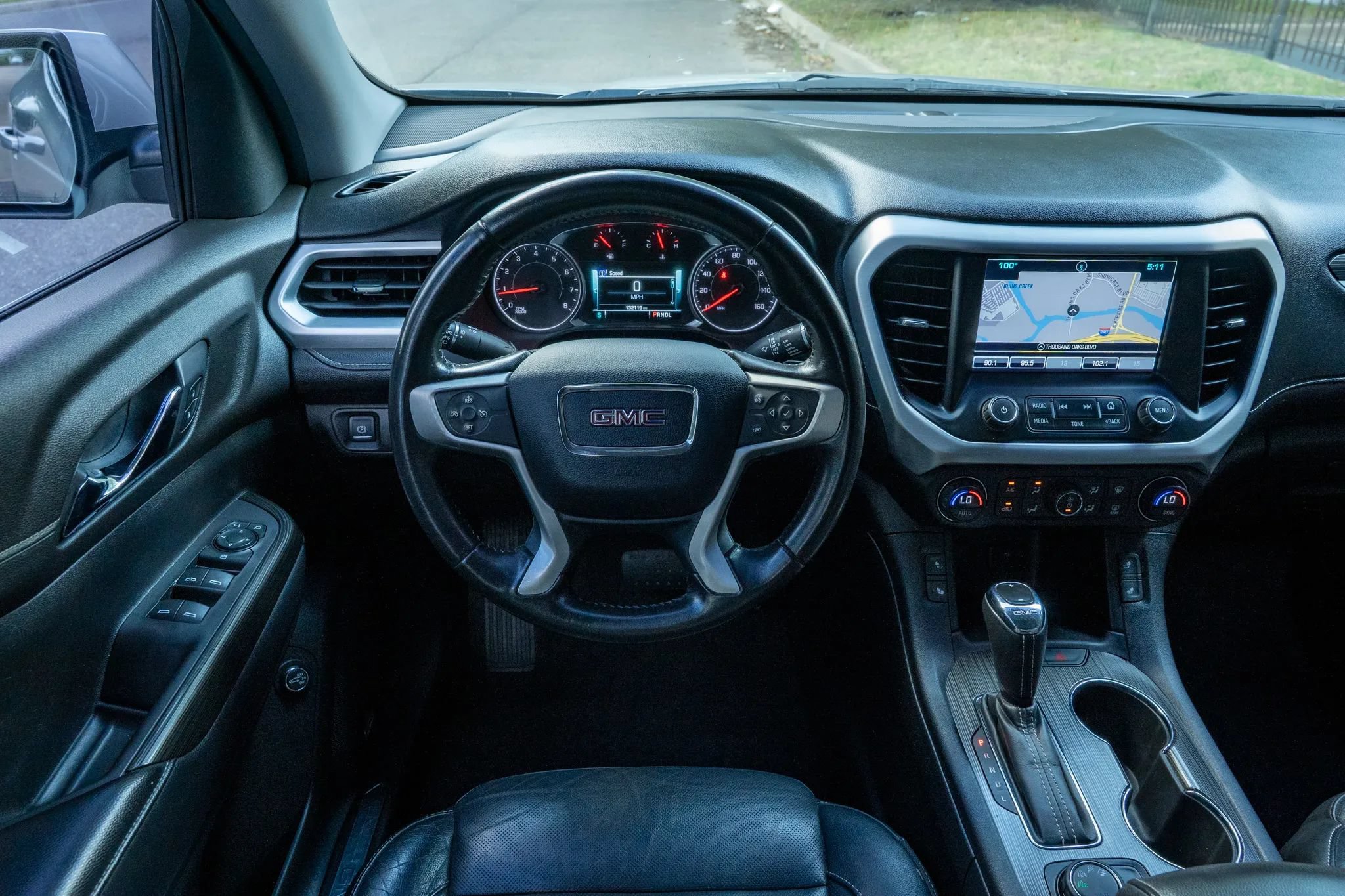 Used 2019 GMC Acadia SLT AWD/4WD image 19