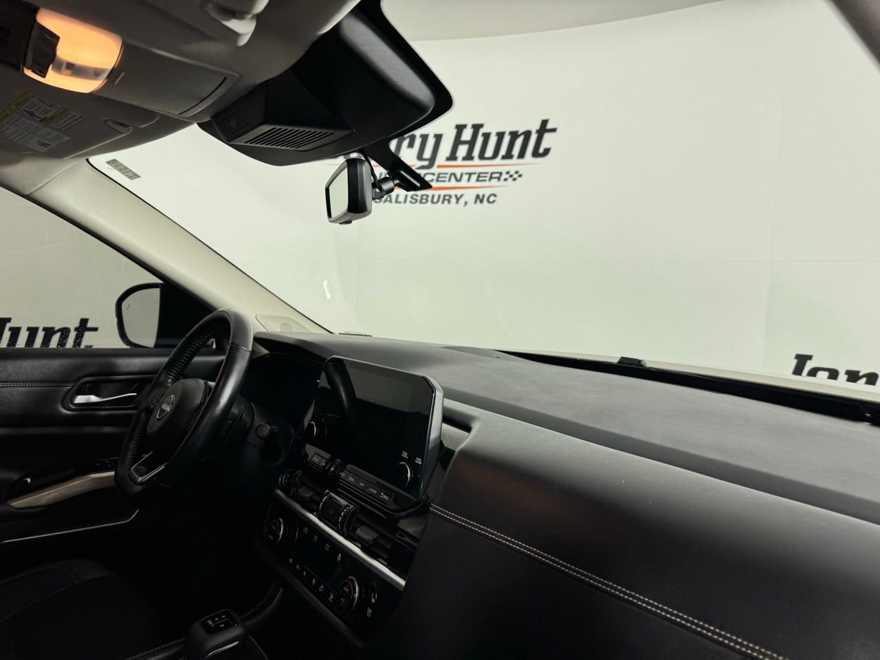 Used 2023 Nissan Pathfinder Platinum w/ Cargo Package image 34