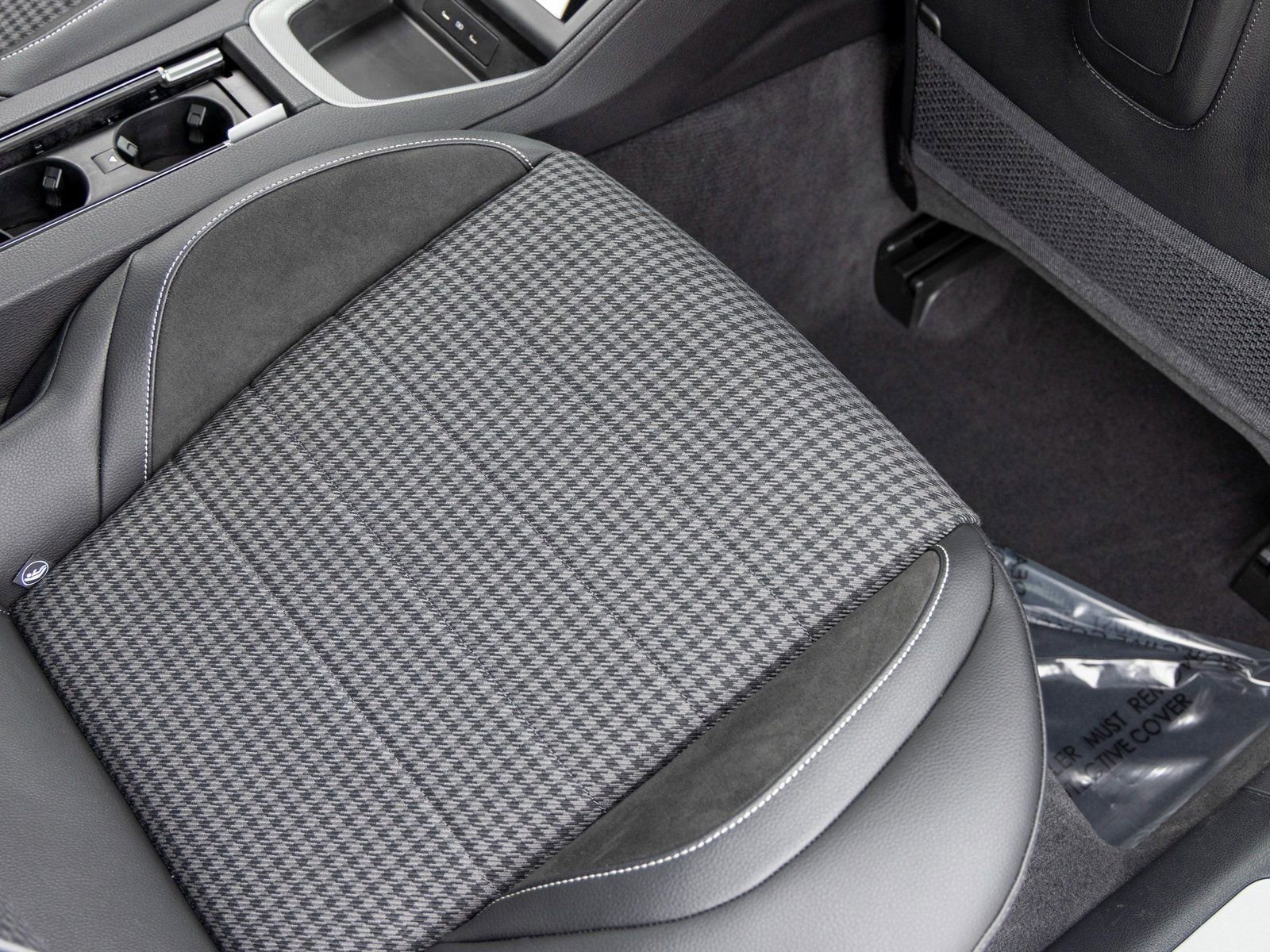 Certified 2025 Porsche Panamera 4 image 46