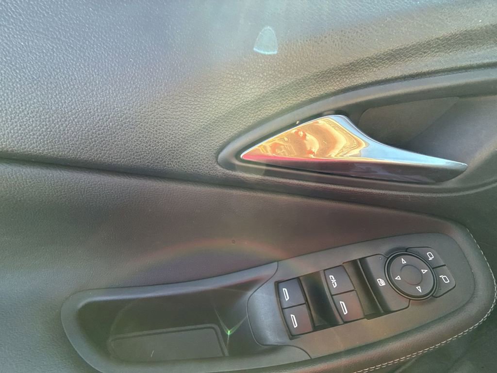 Certified 2020 Buick Encore GX Essence w/ Experience Buick Package image 30