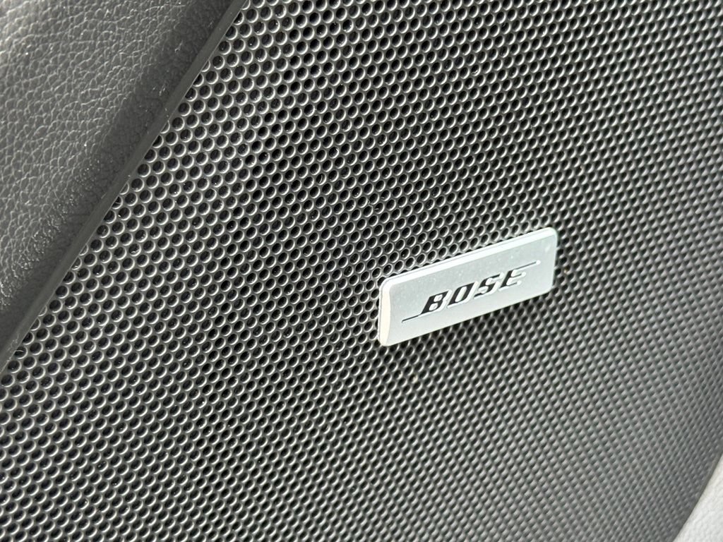 Used 2023 Chevrolet Traverse Premier FWD image 22