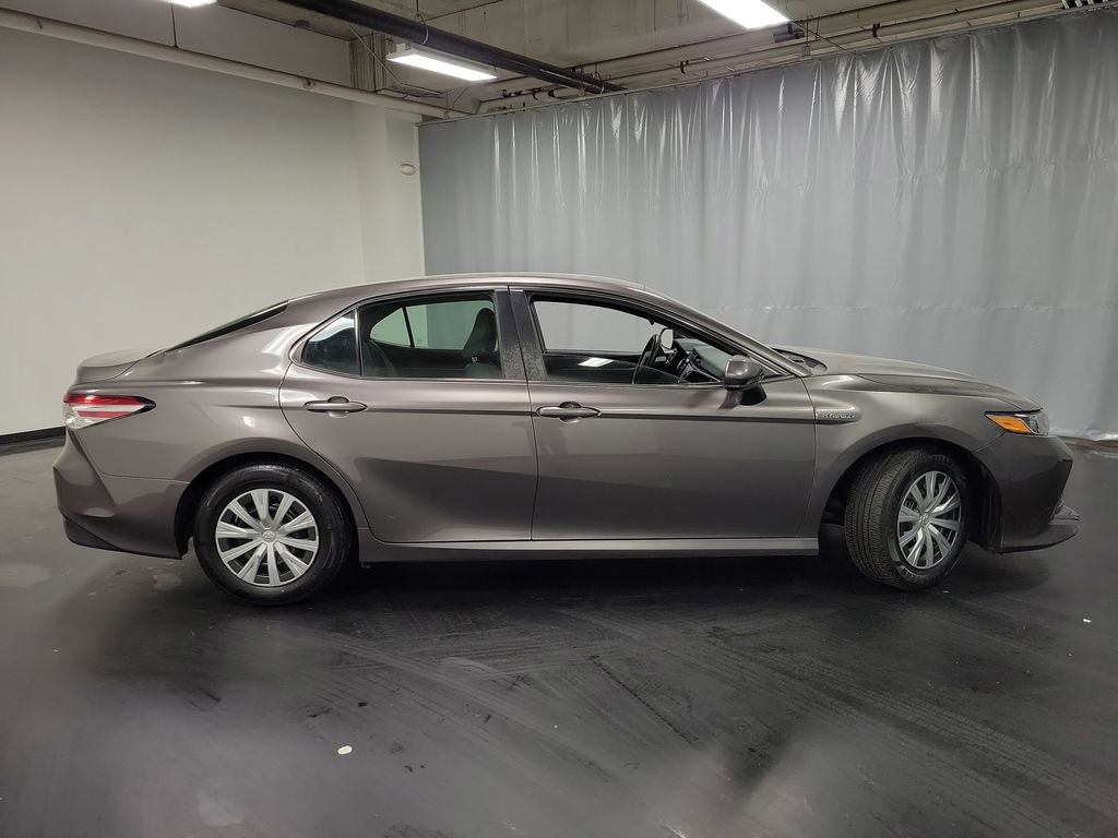 Used 2018 Toyota Camry LE FWD image 9