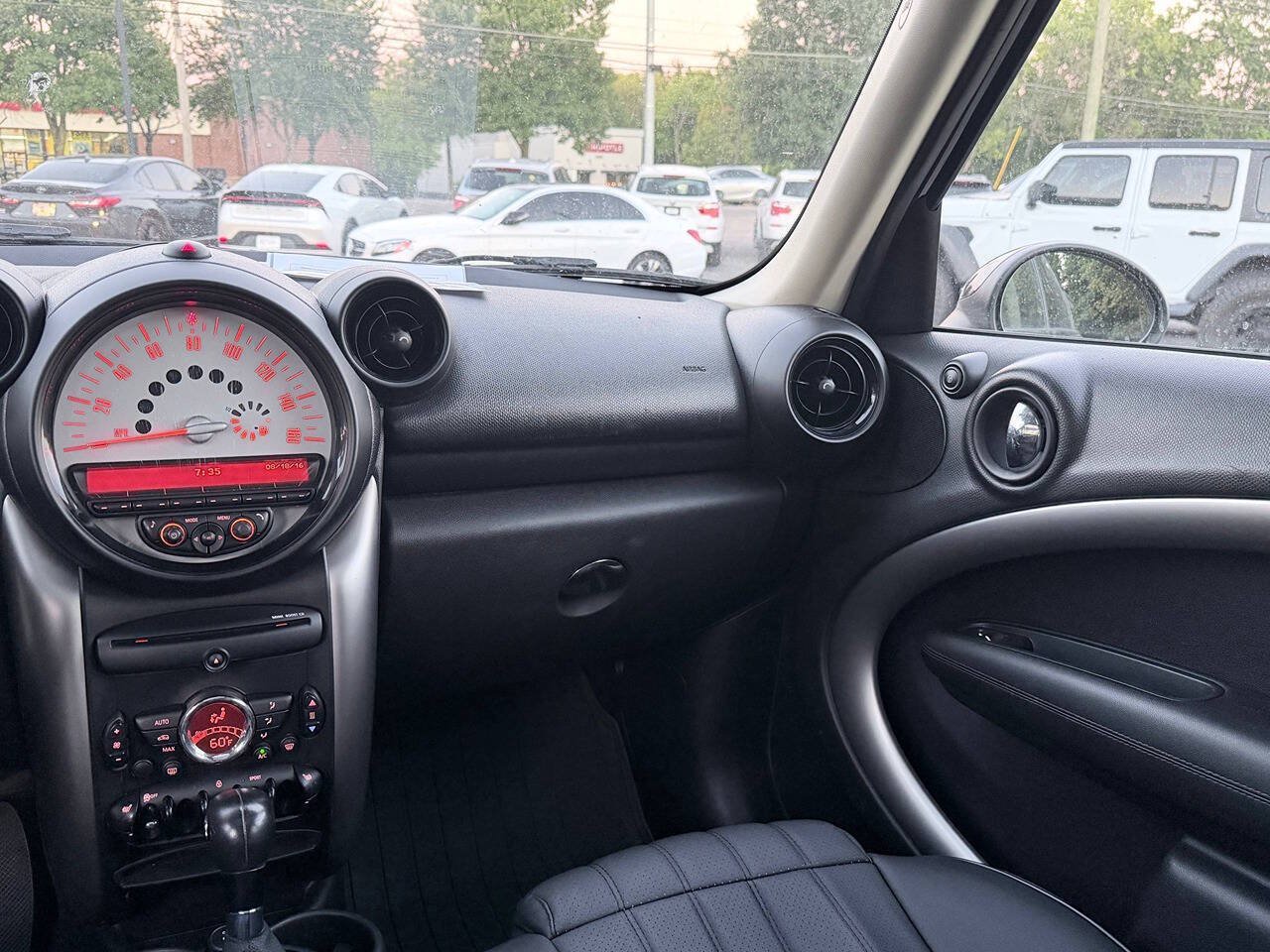 Used 2014 MINI Cooper Countryman FWD image 16