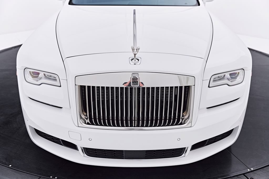 Used 2018 Rolls-Royce Ghost RWD image 21