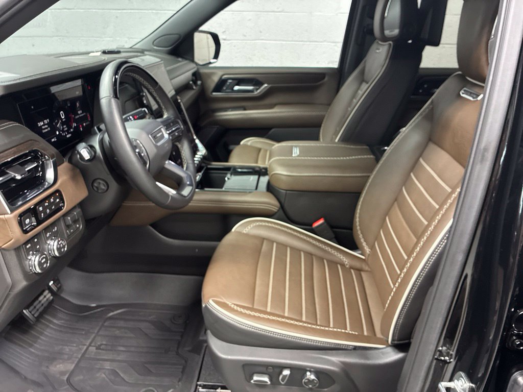 Used 2026 GMC Yukon XL Denali Ultimate w/ LPO, Floor Liner Package AWD/4WD image 35