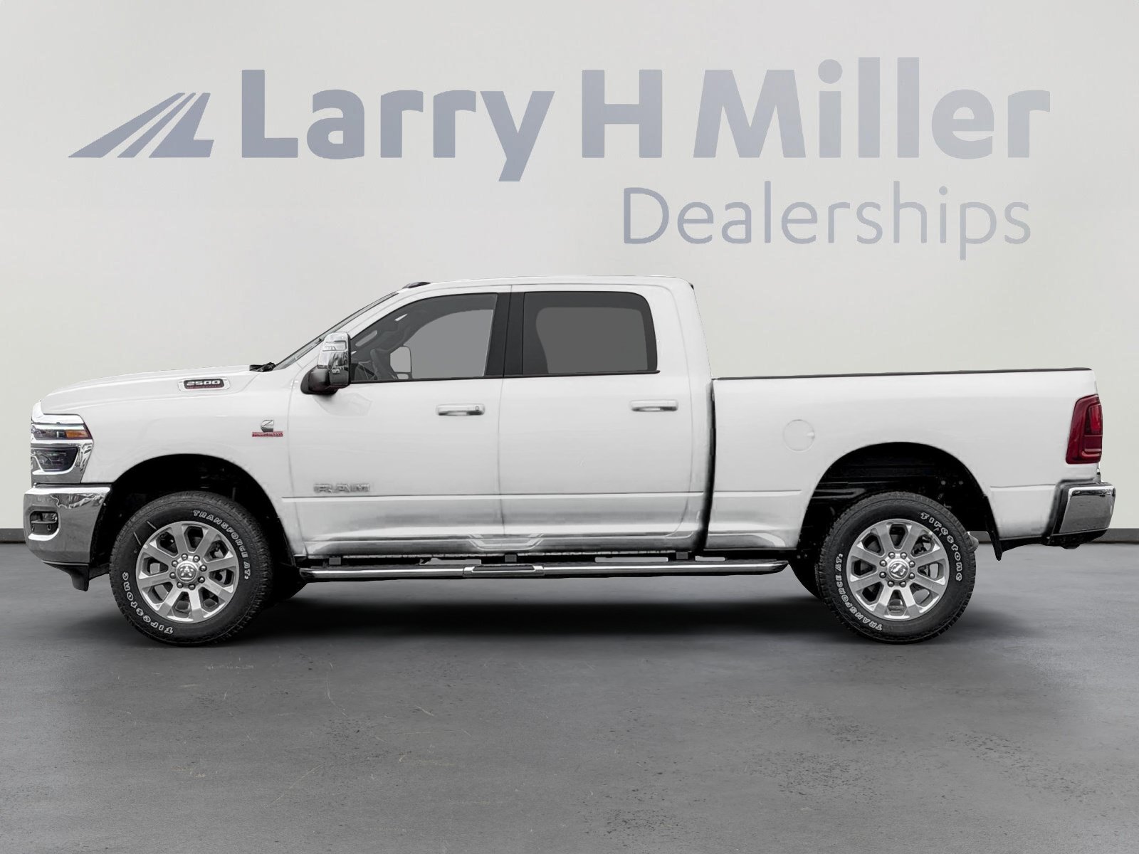 New 2026 RAM 2500 Laramie AWD/4WD image 2